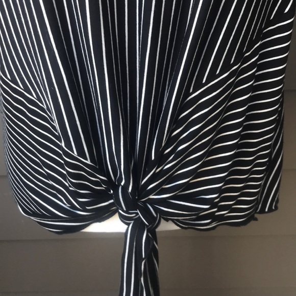 NWOT The Vanity Room Top Medium - Picture 4 of 9